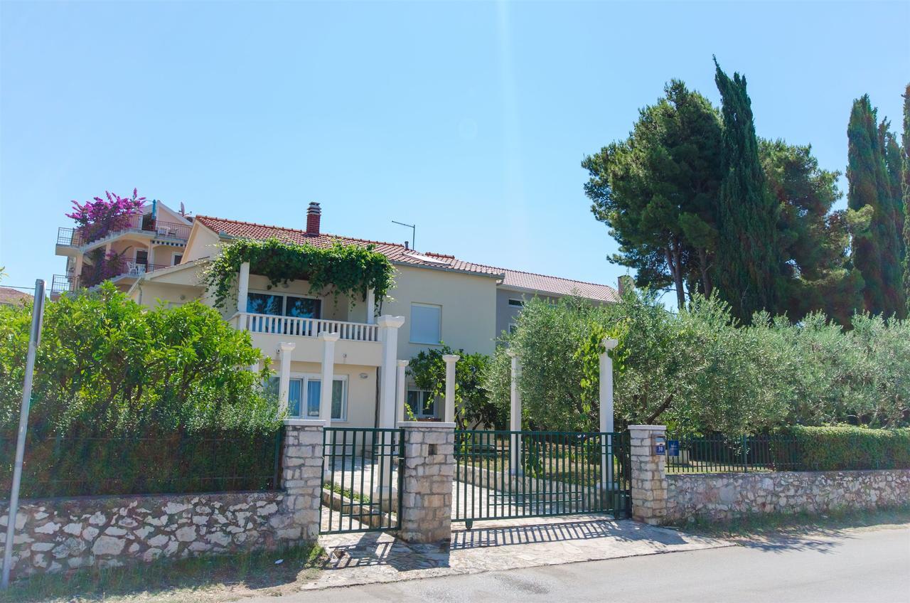 טרוגיר Apartments Maja מראה חיצוני תמונה