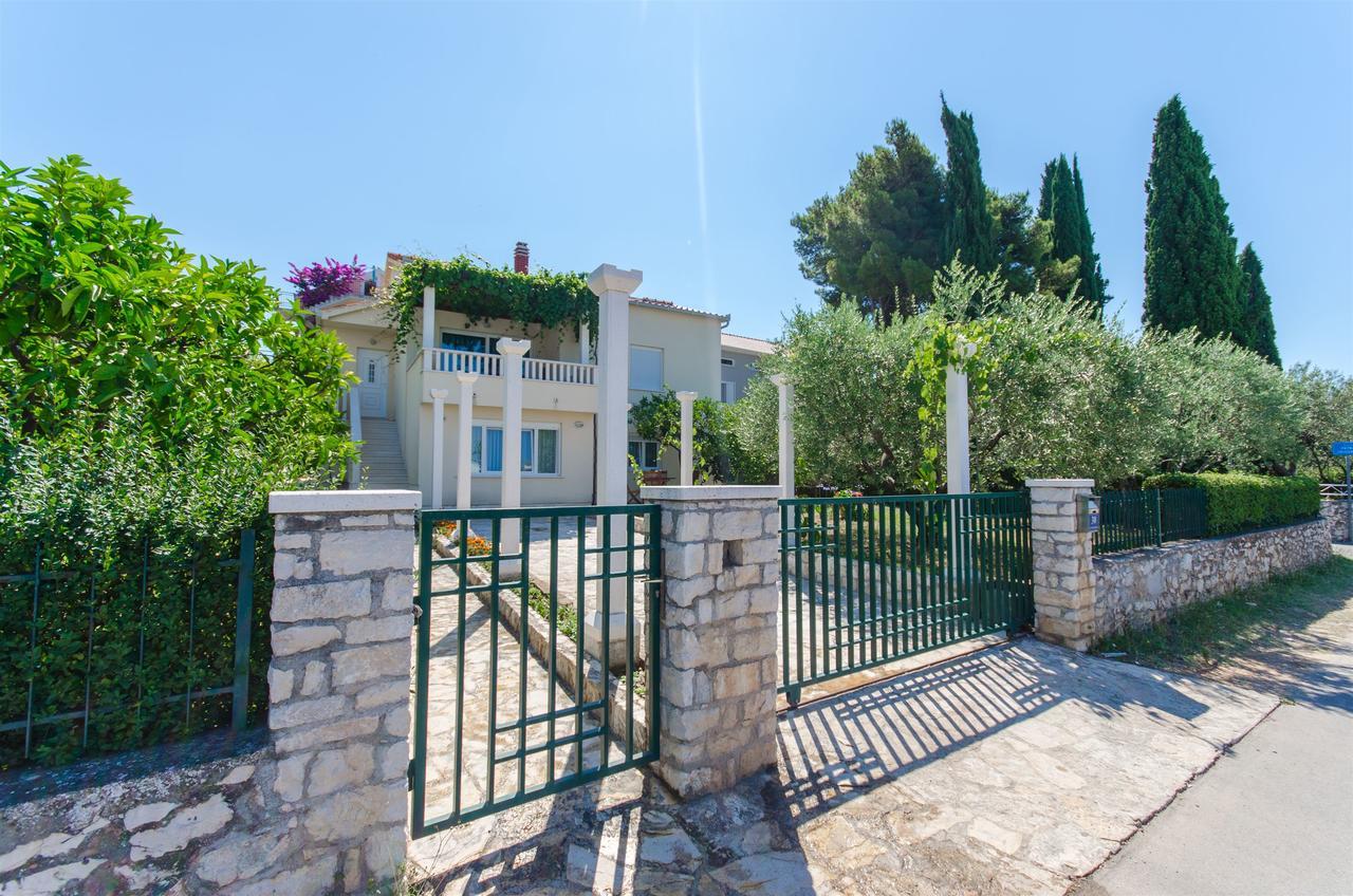 טרוגיר Apartments Maja מראה חיצוני תמונה